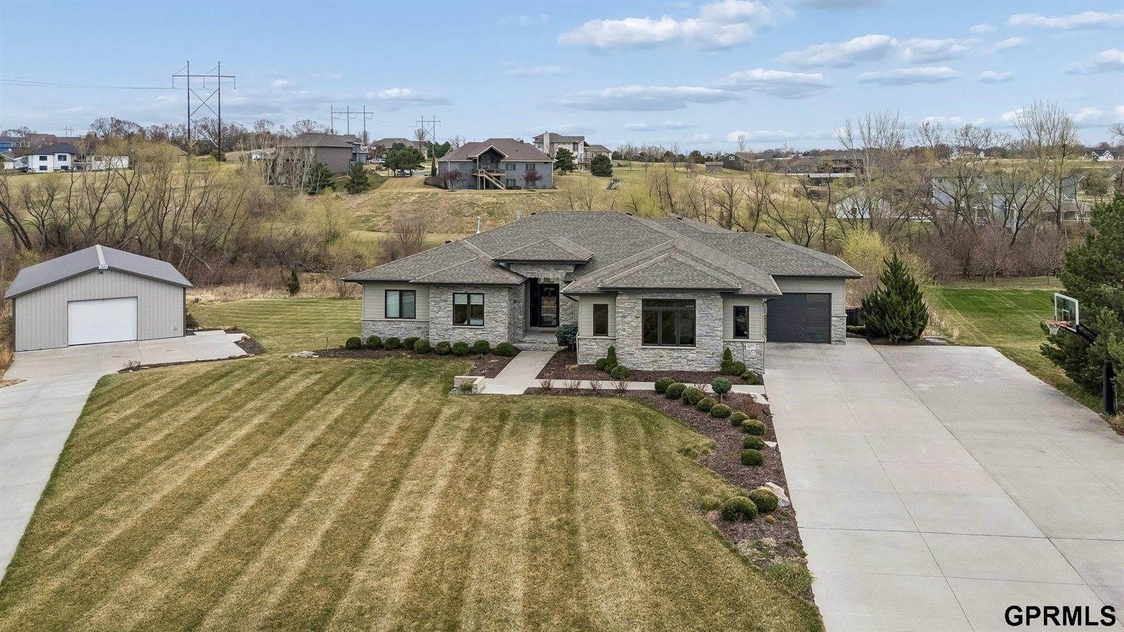 22321 Ponderosa Road, Gretna, NE 68028