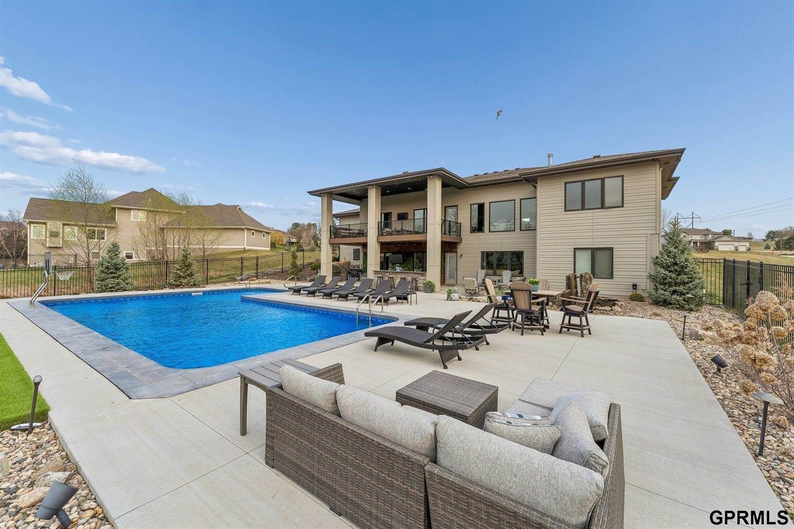 22321 Ponderosa Road, Gretna, NE 68028