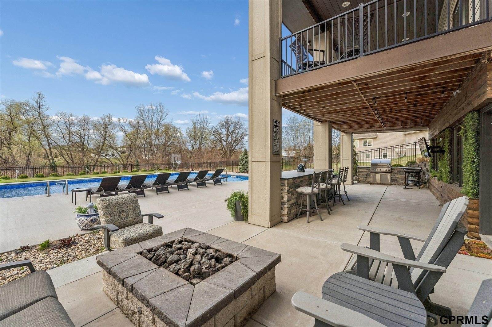 22321 Ponderosa Road, Gretna, NE 68028