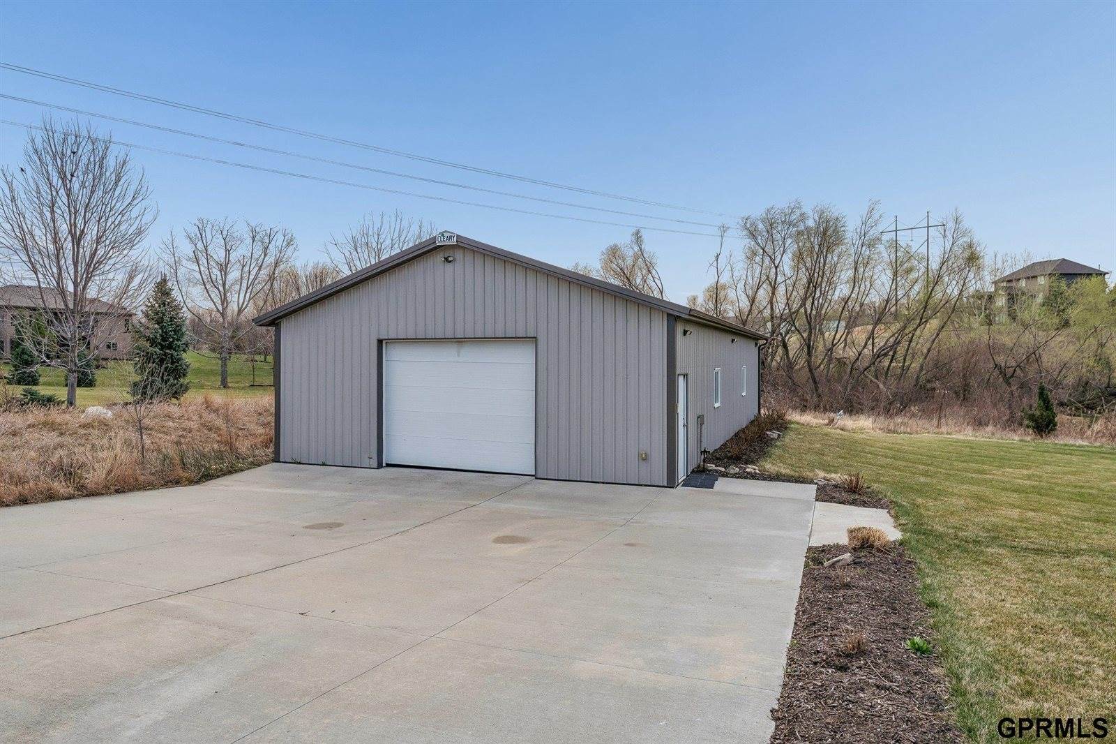 22321 Ponderosa Road, Gretna, NE 68028