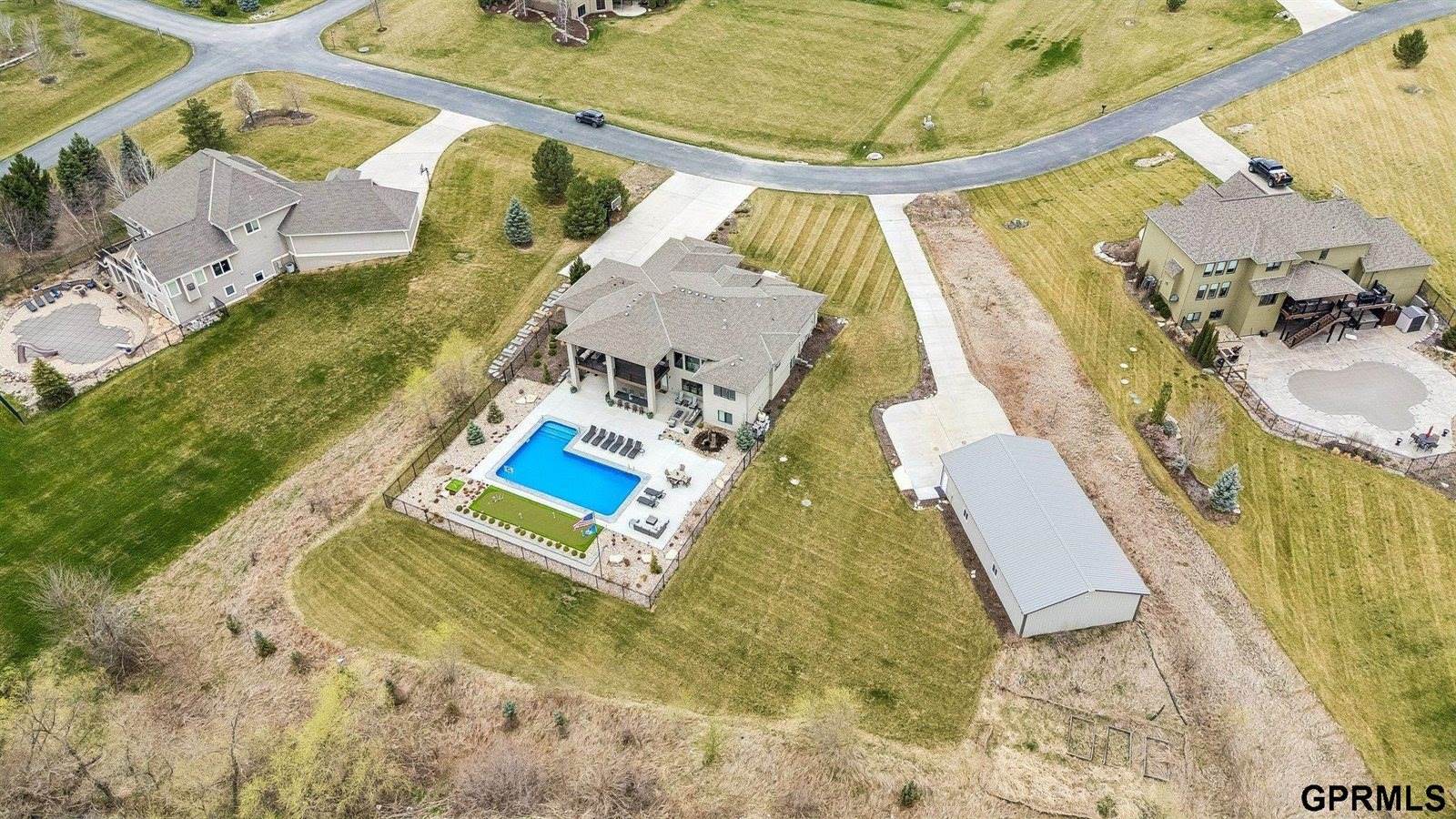 22321 Ponderosa Road, Gretna, NE 68028