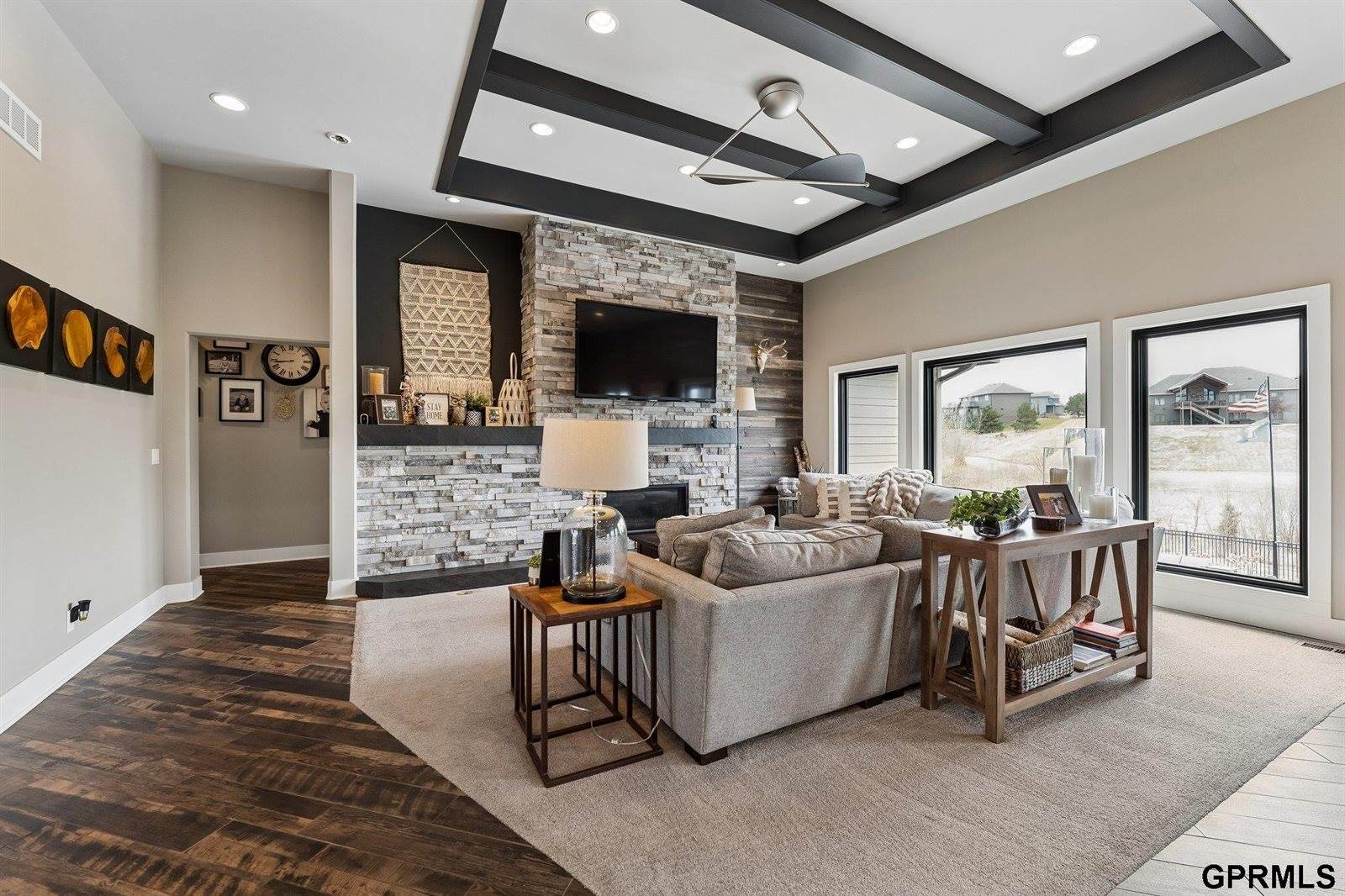 22321 Ponderosa Road, Gretna, NE 68028