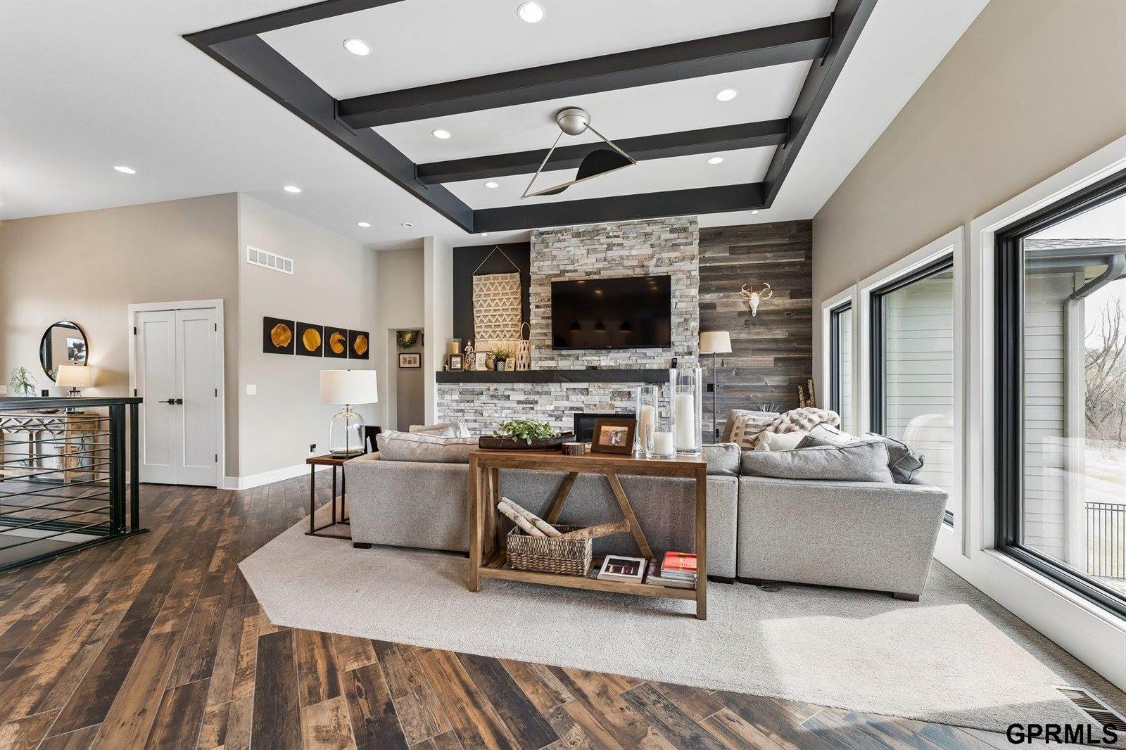 22321 Ponderosa Road, Gretna, NE 68028