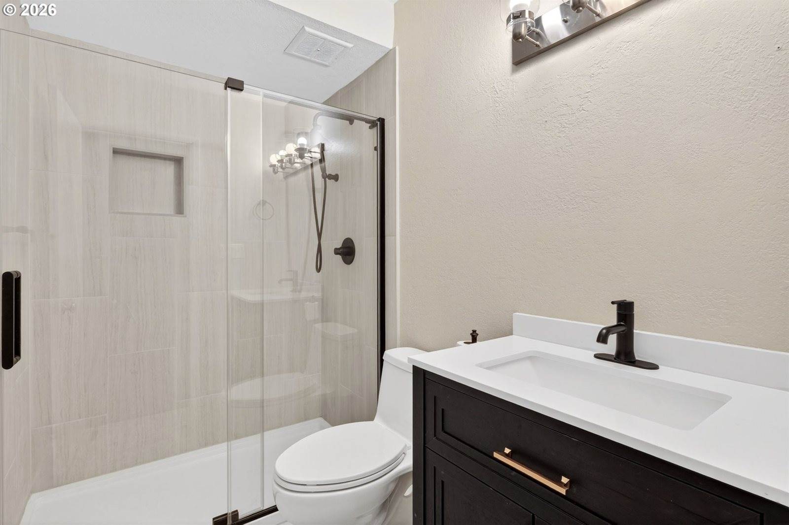 4 Touchstone, Lake Oswego, OR 97035