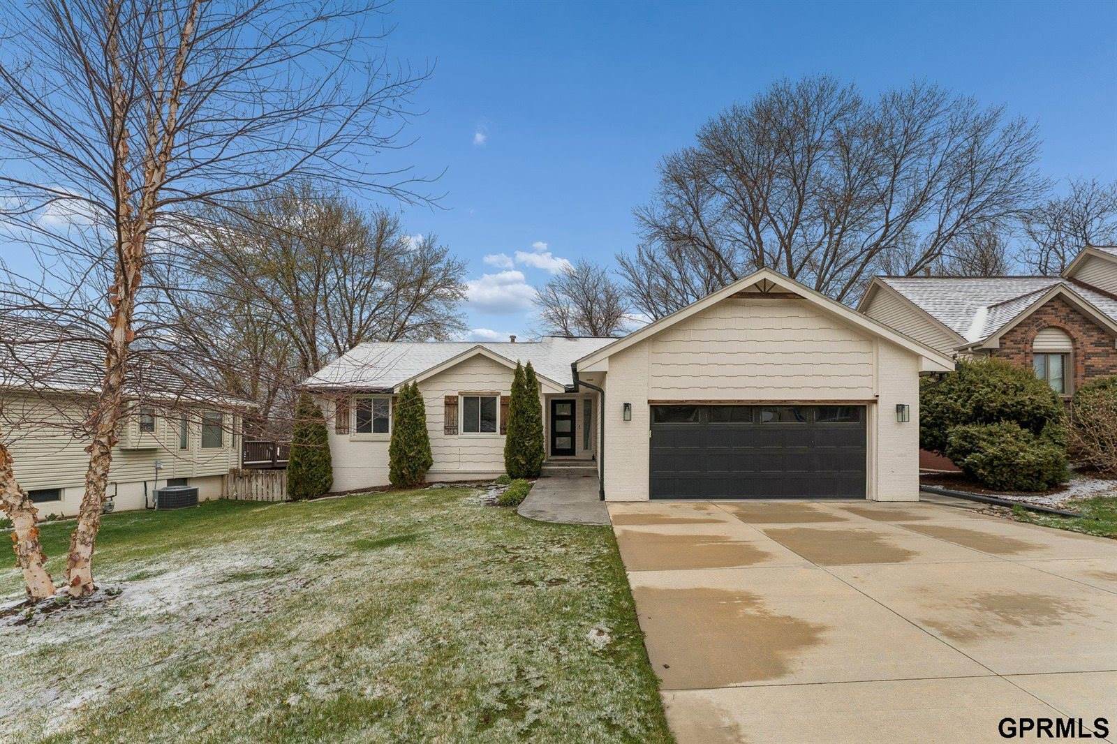15718 Westchester Circle, Omaha, NE 68118