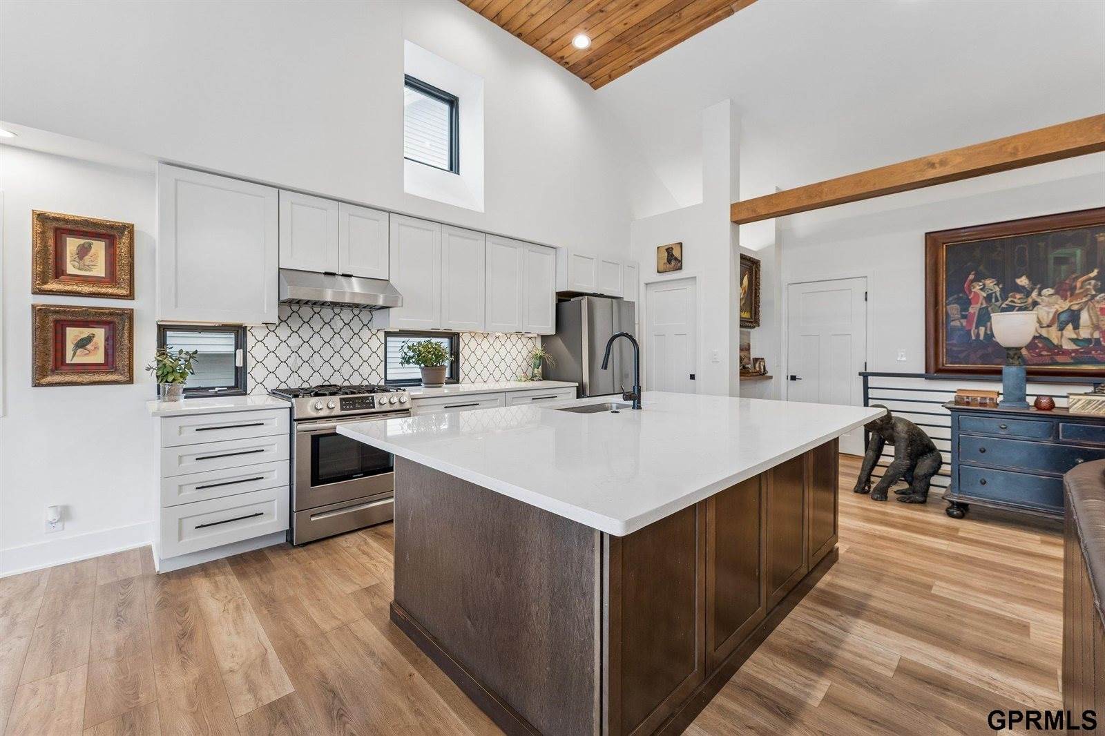 15718 Westchester Circle, Omaha, NE 68118