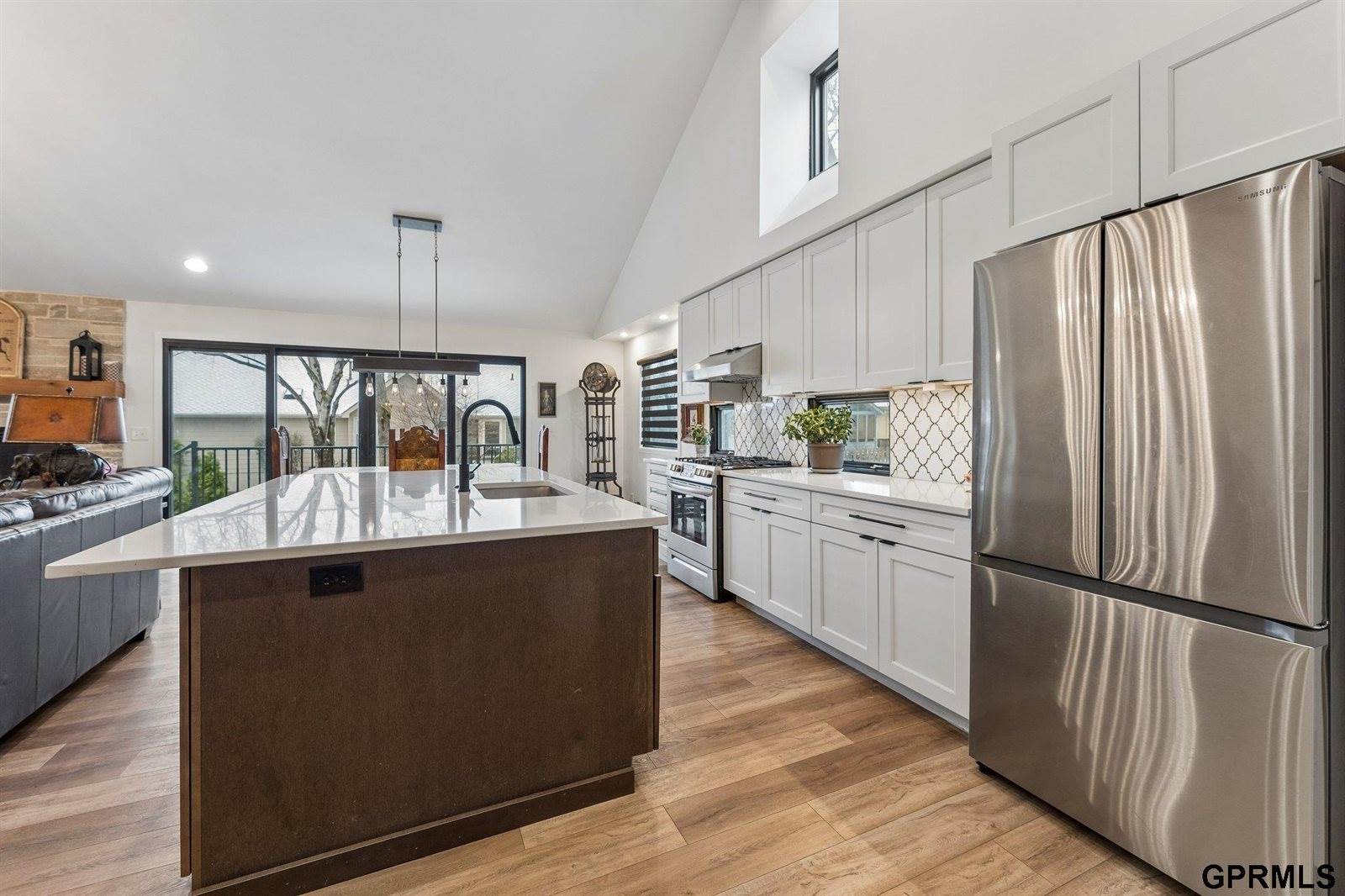 15718 Westchester Circle, Omaha, NE 68118