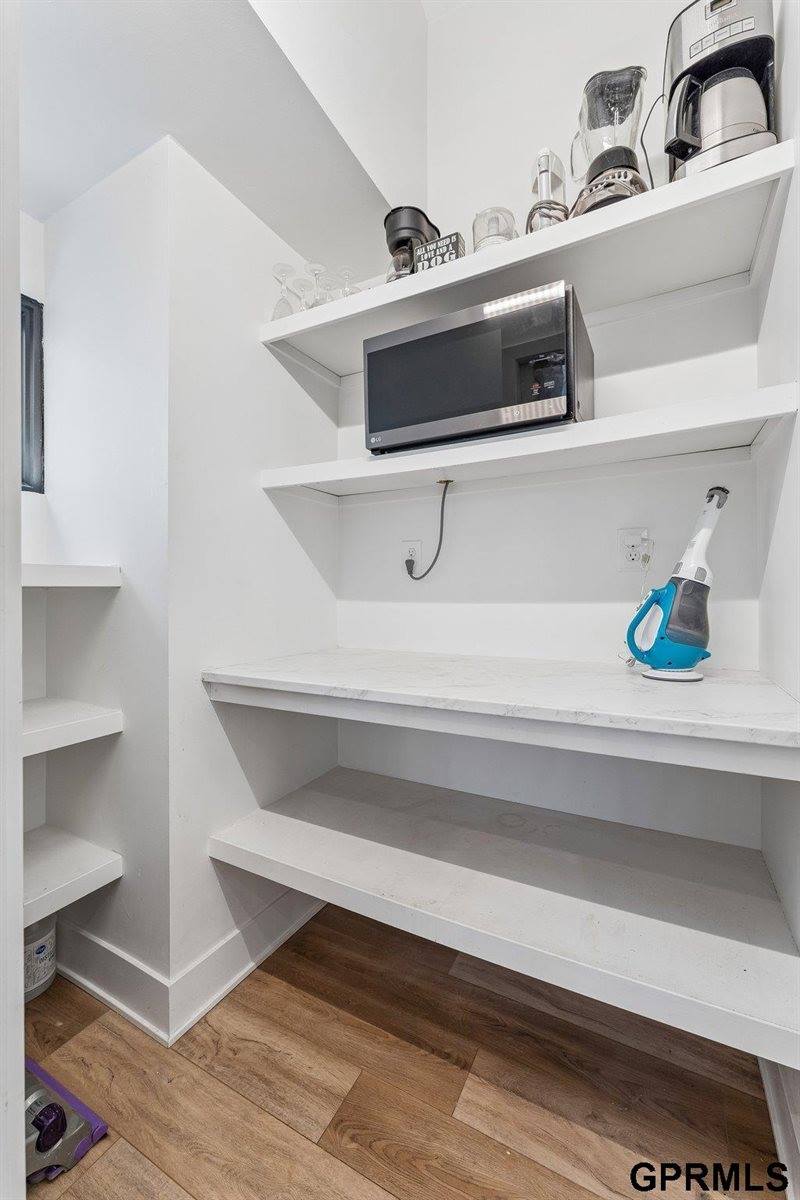 15718 Westchester Circle, Omaha, NE 68118