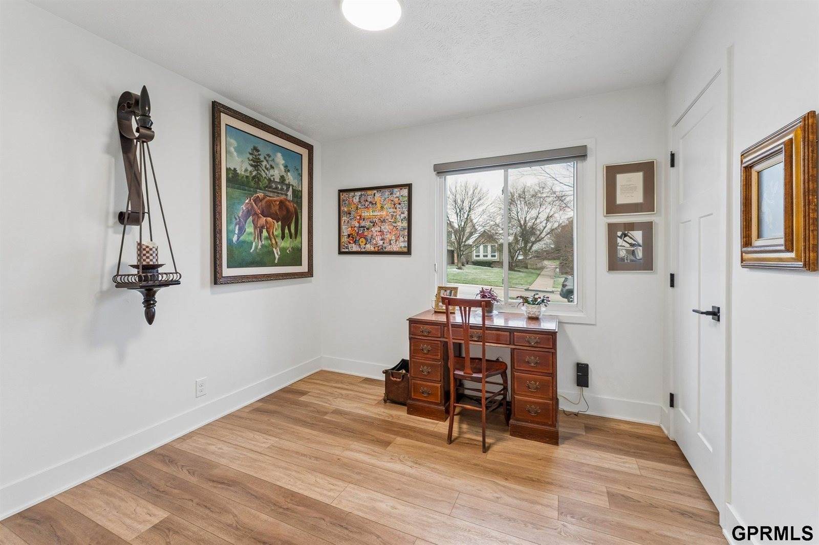 15718 Westchester Circle, Omaha, NE 68118