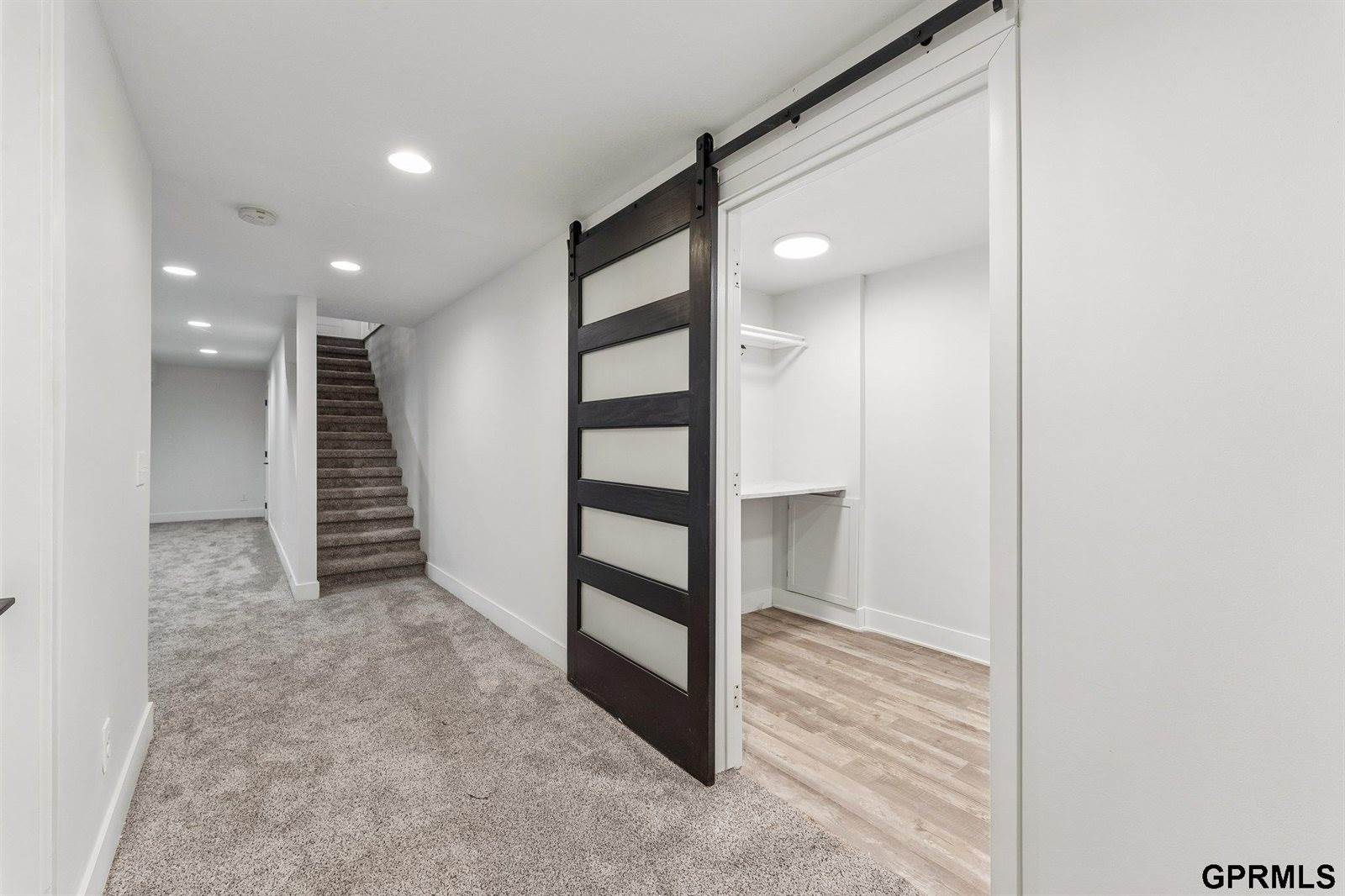 15718 Westchester Circle, Omaha, NE 68118