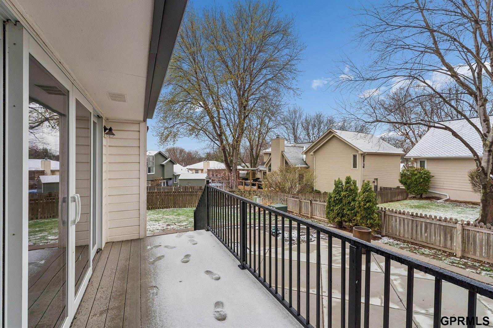 15718 Westchester Circle, Omaha, NE 68118