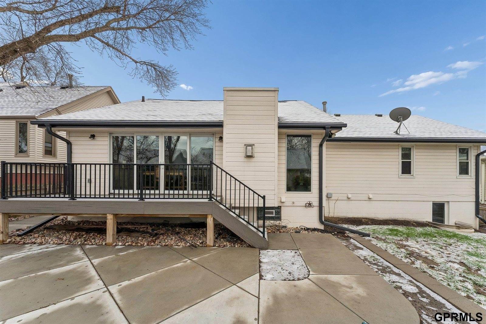 15718 Westchester Circle, Omaha, NE 68118