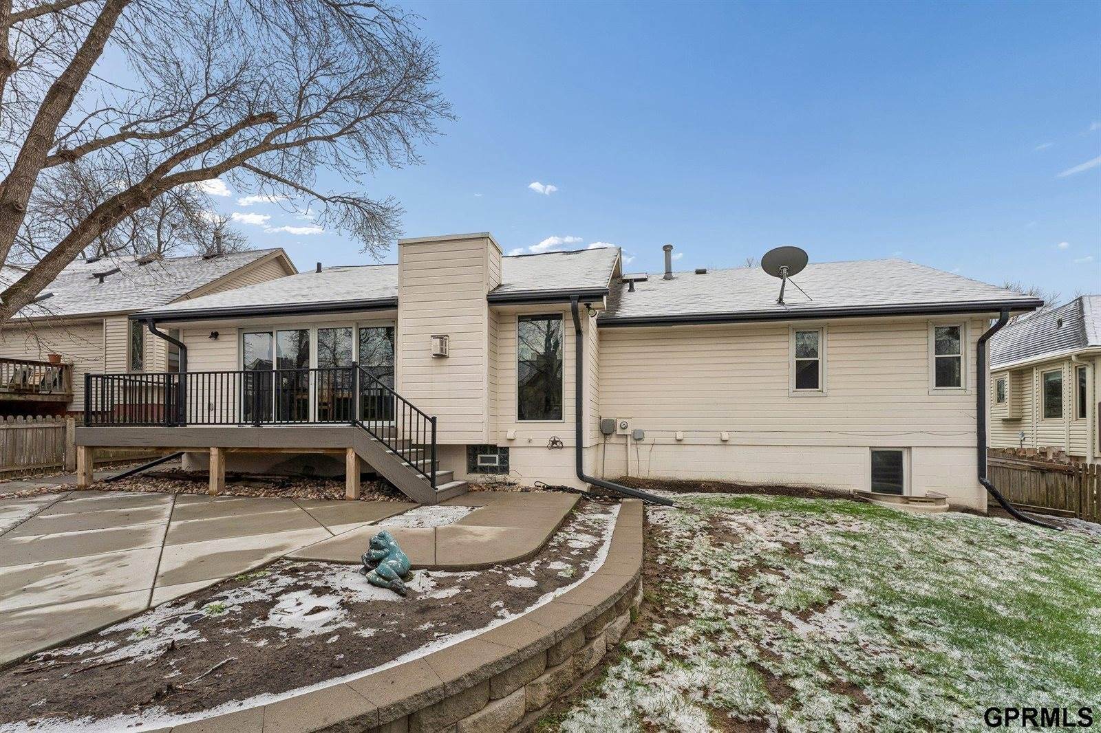 15718 Westchester Circle, Omaha, NE 68118