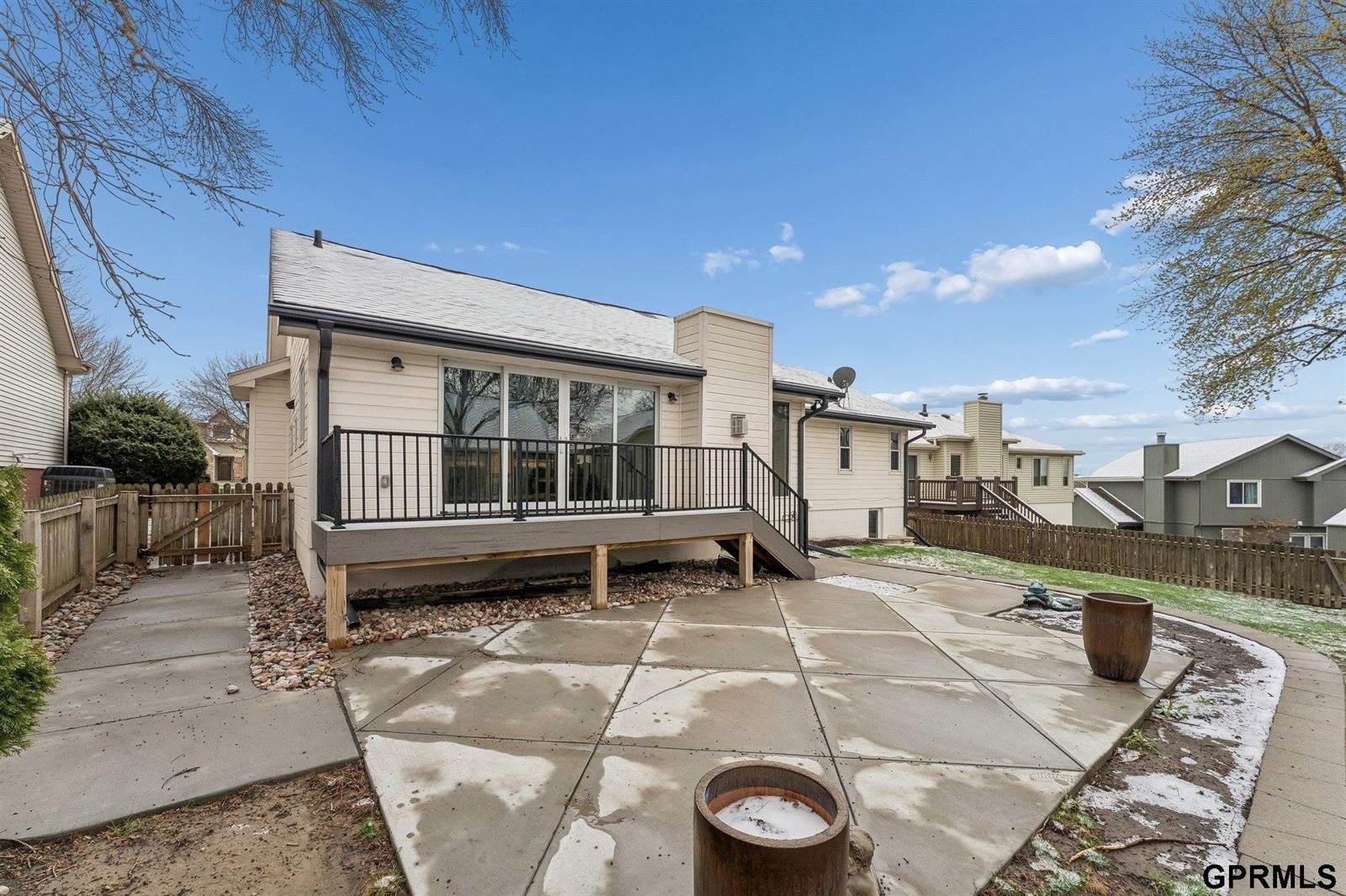 15718 Westchester Circle, Omaha, NE 68118