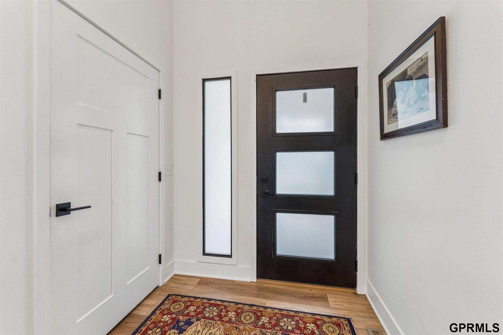 15718 Westchester Circle, Omaha, NE 68118