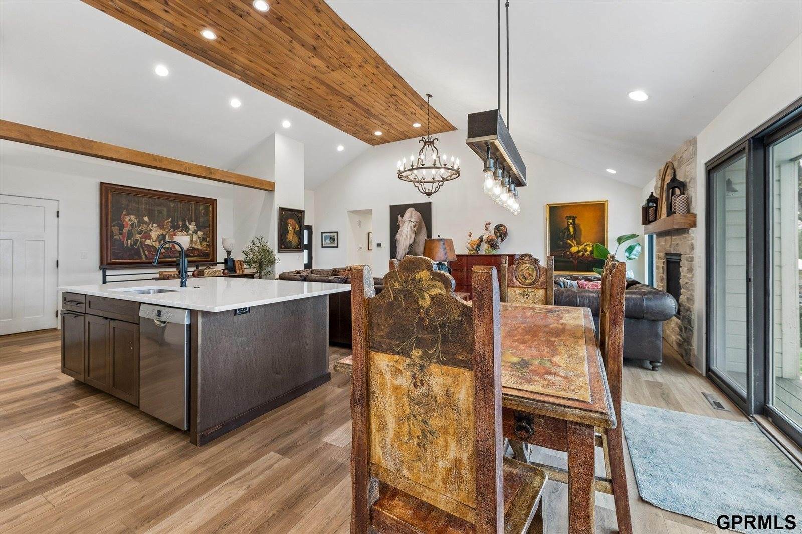 15718 Westchester Circle, Omaha, NE 68118