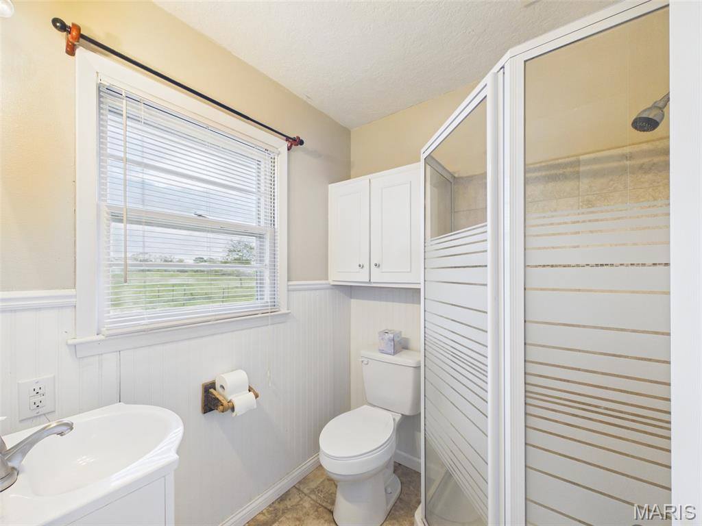 21783 Highway B, Lebanon, MO 65536