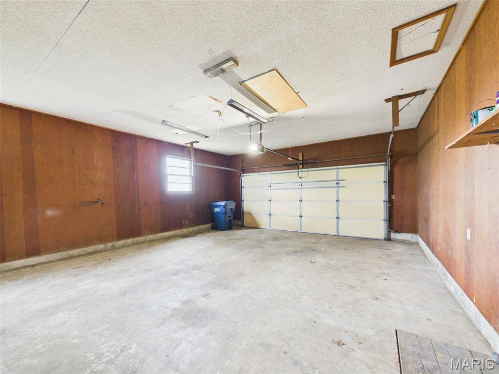 21783 Highway B, Lebanon, MO 65536