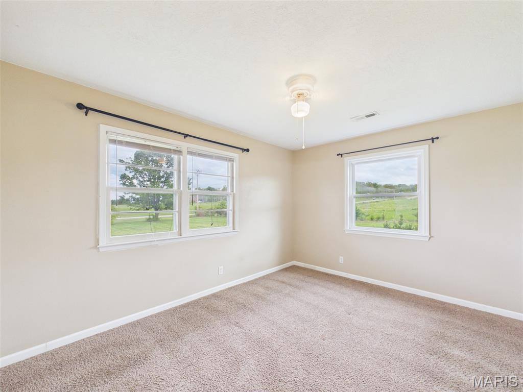 21783 Highway B, Lebanon, MO 65536