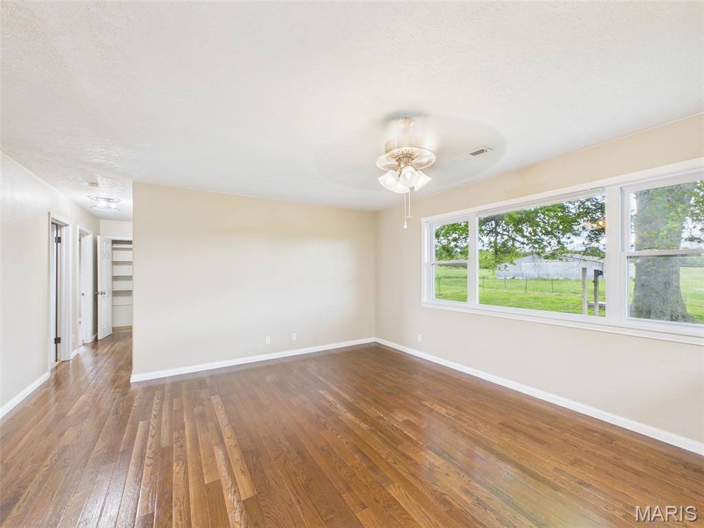21783 Highway B, Lebanon, MO 65536