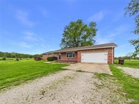 21783 Highway B, Lebanon, MO 65536