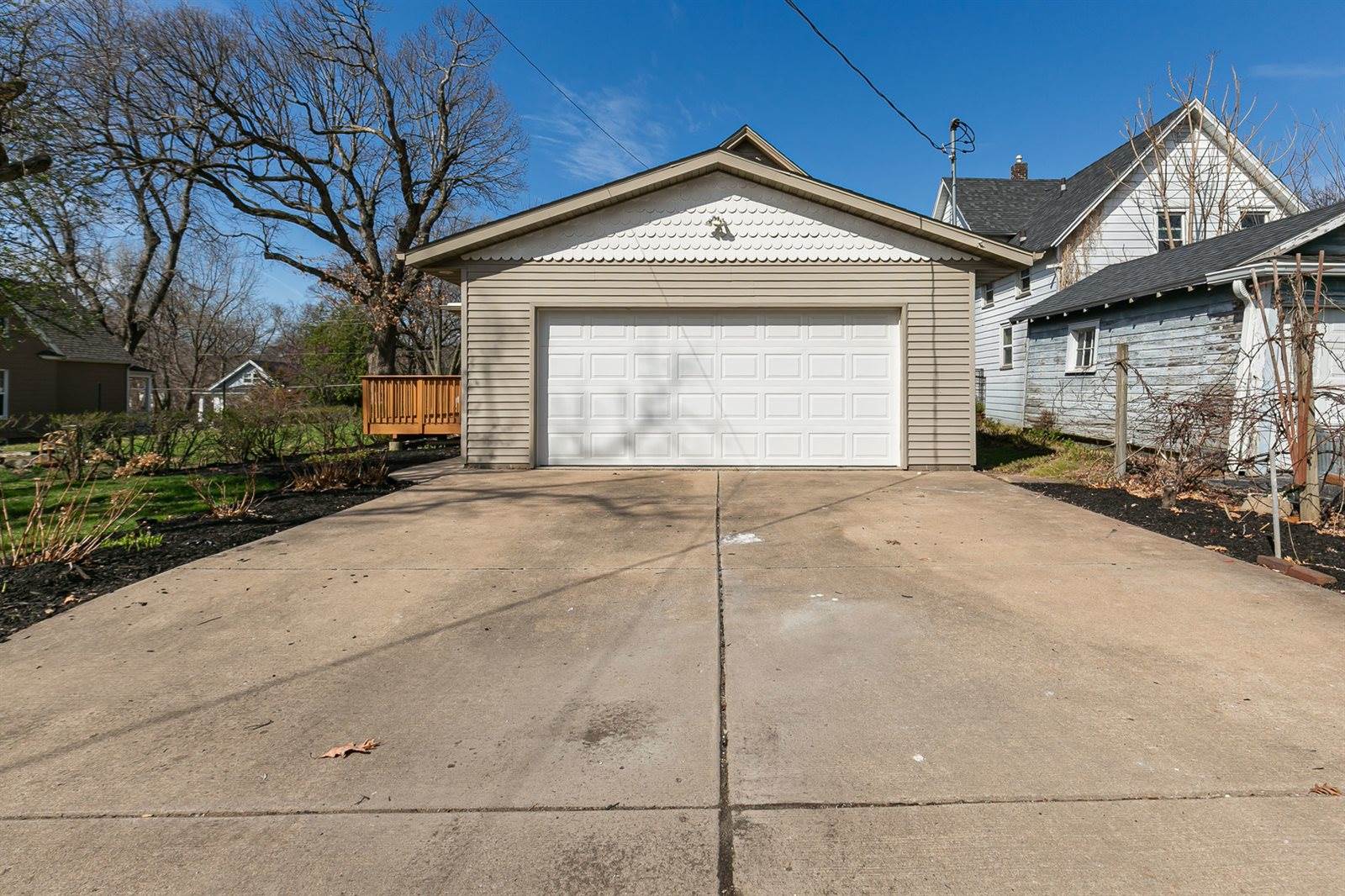 1210 3rd Street, Moline, IL 61265
