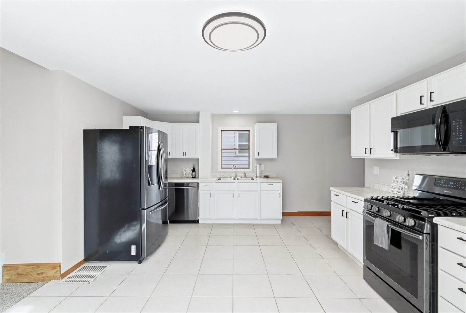 1210 3rd Street, Moline, IL 61265