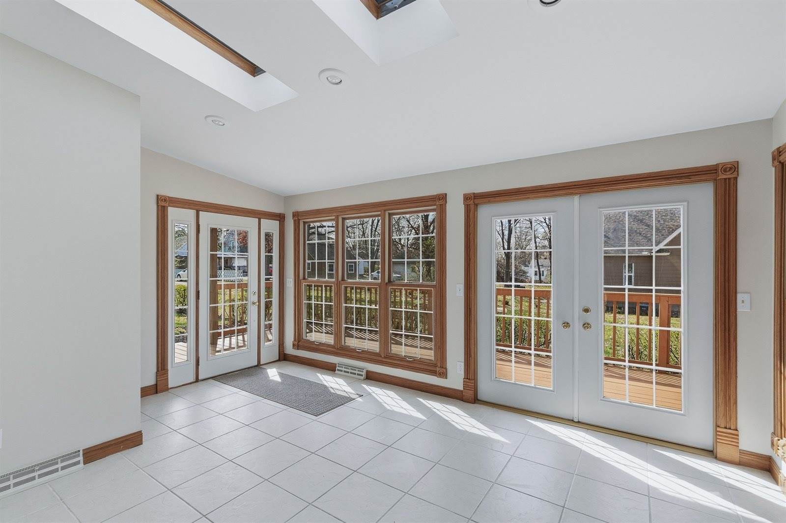 1210 3rd Street, Moline, IL 61265