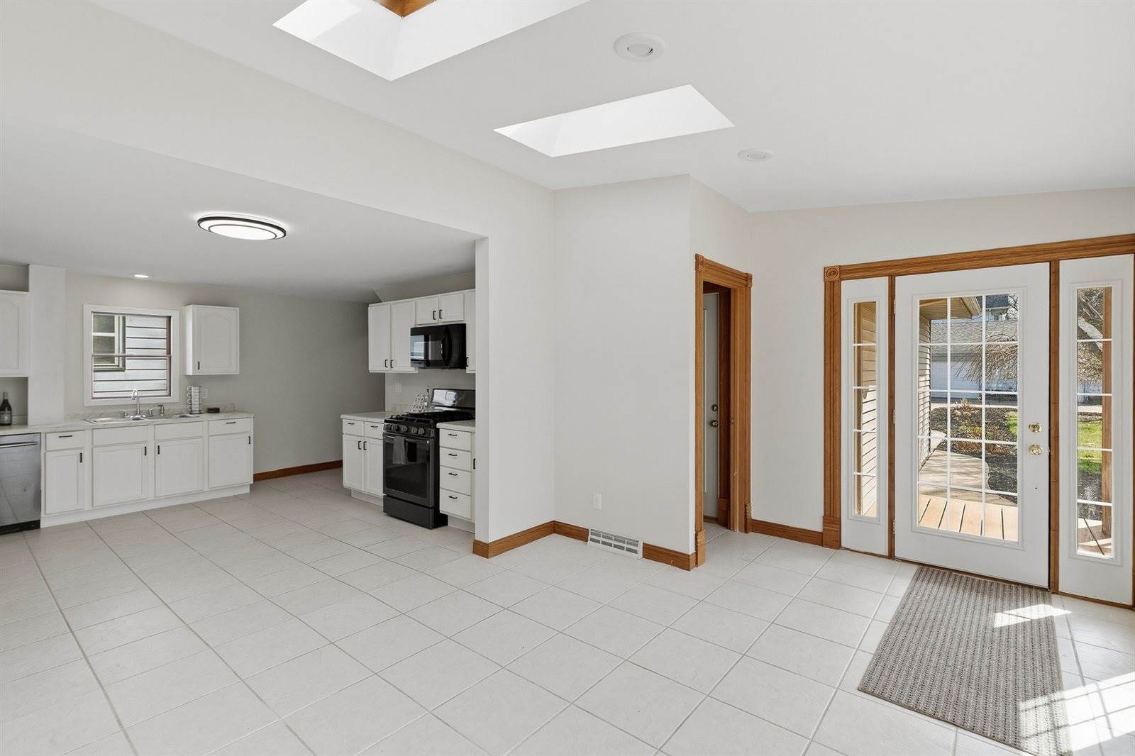 1210 3rd Street, Moline, IL 61265