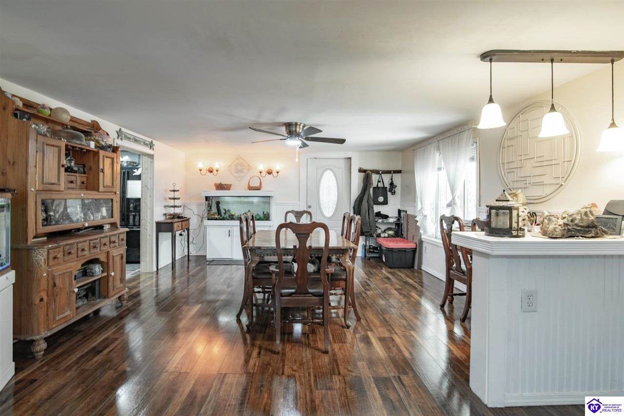 1543 Jim Clark Road, New Haven, KY 40051
