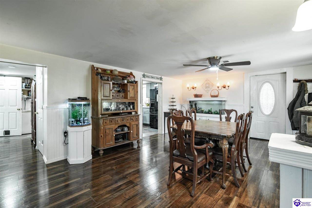 1543 Jim Clark Road, New Haven, KY 40051