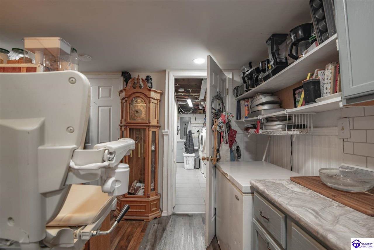1543 Jim Clark Road, New Haven, KY 40051