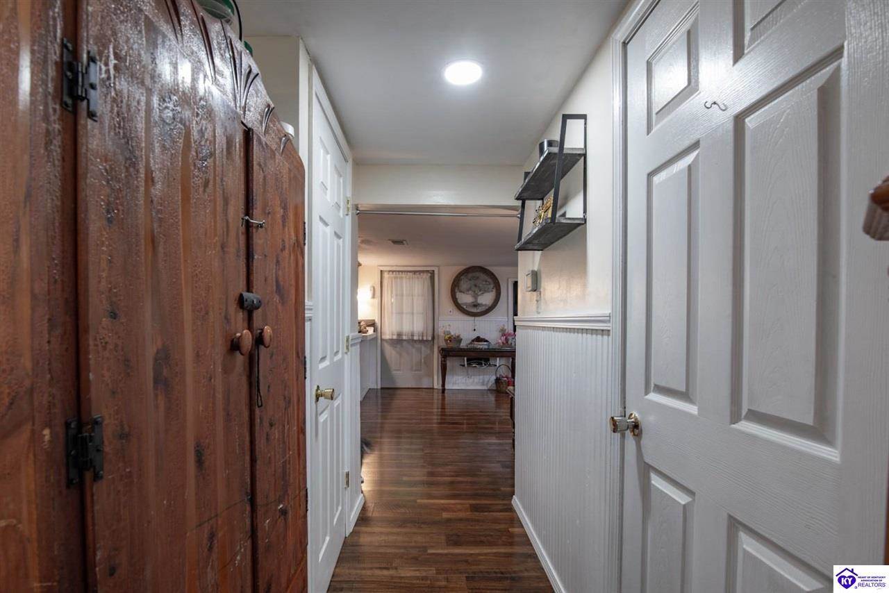 1543 Jim Clark Road, New Haven, KY 40051