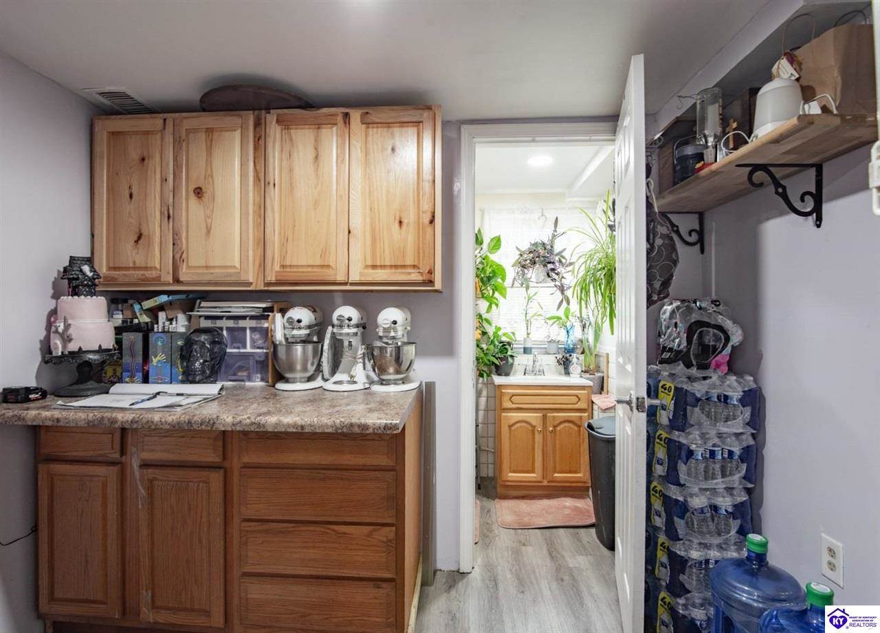 1543 Jim Clark Road, New Haven, KY 40051