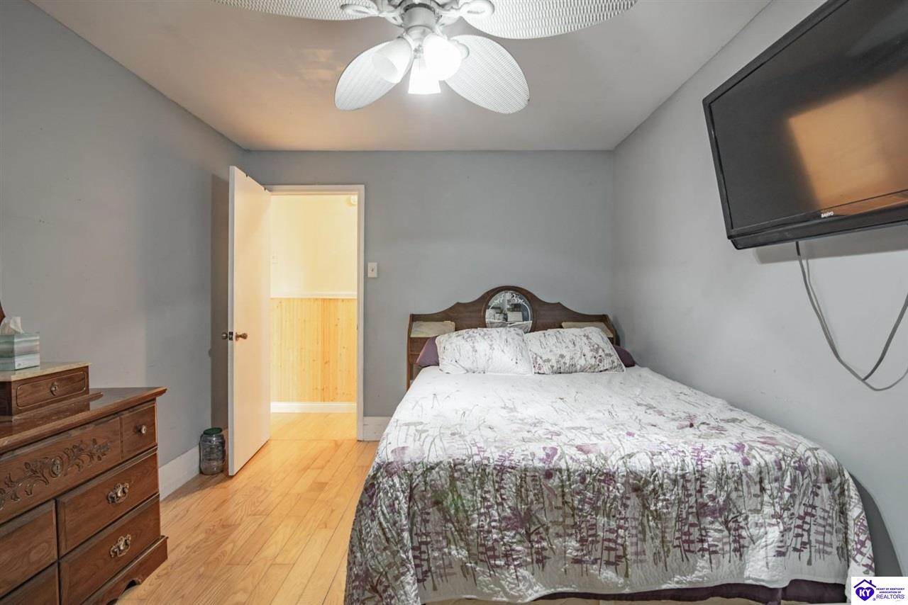 1543 Jim Clark Road, New Haven, KY 40051