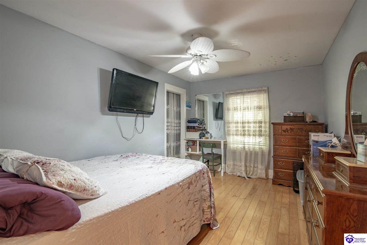 1543 Jim Clark Road, New Haven, KY 40051