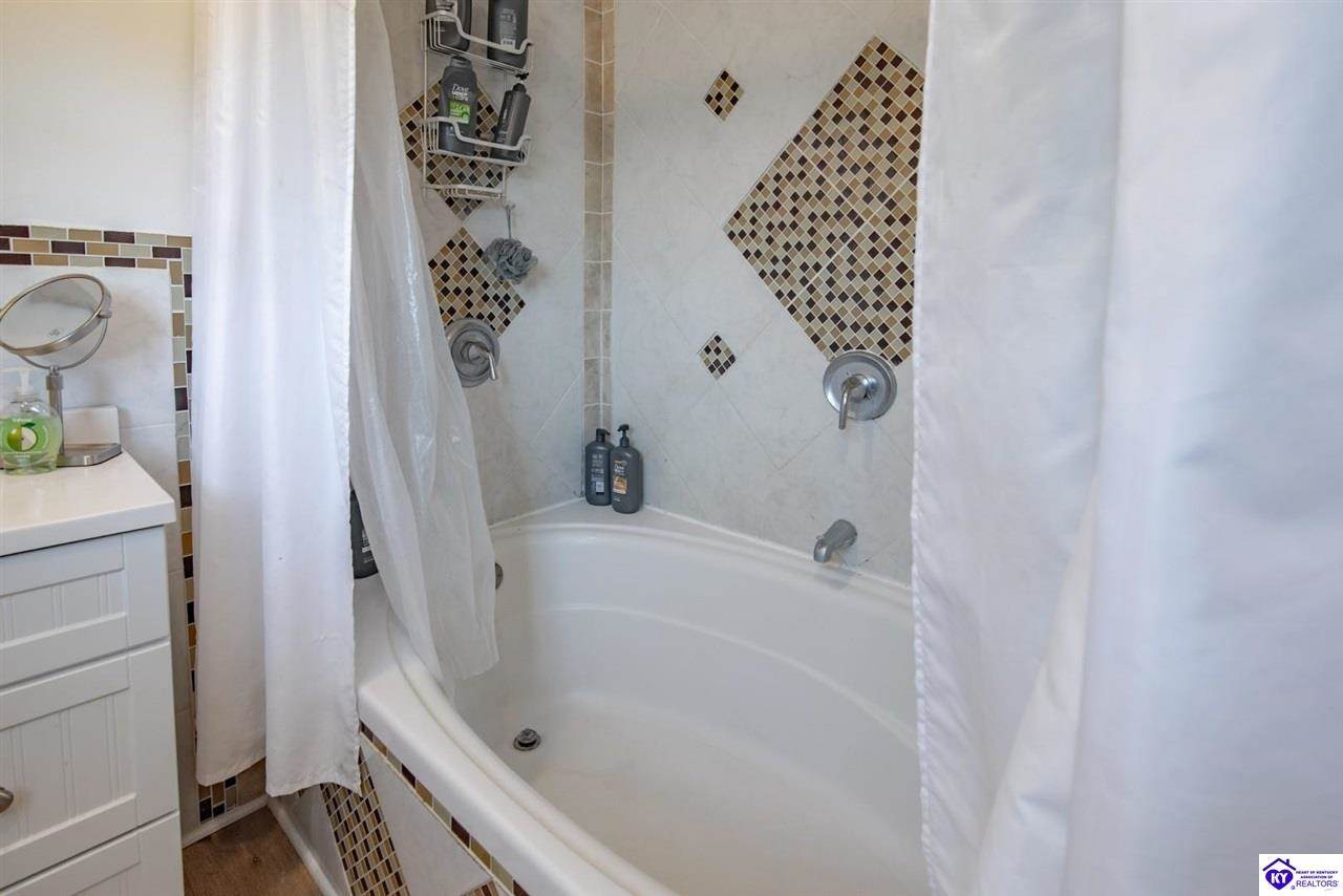 1543 Jim Clark Road, New Haven, KY 40051