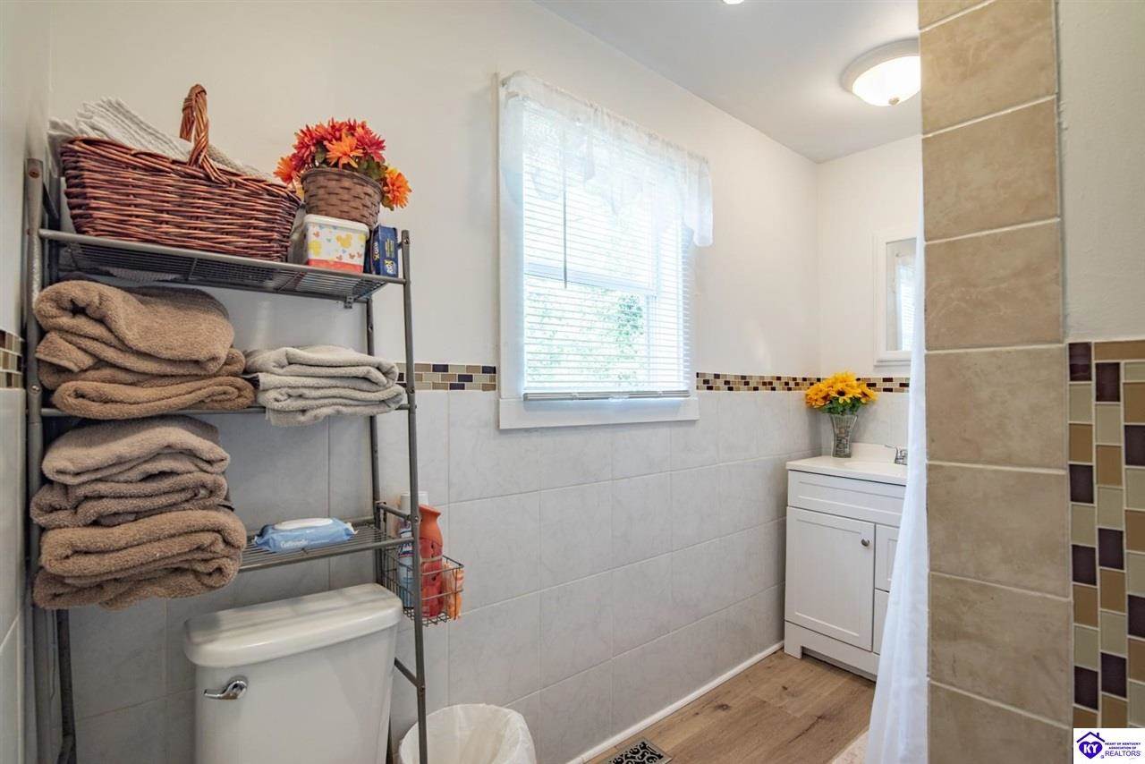 1543 Jim Clark Road, New Haven, KY 40051