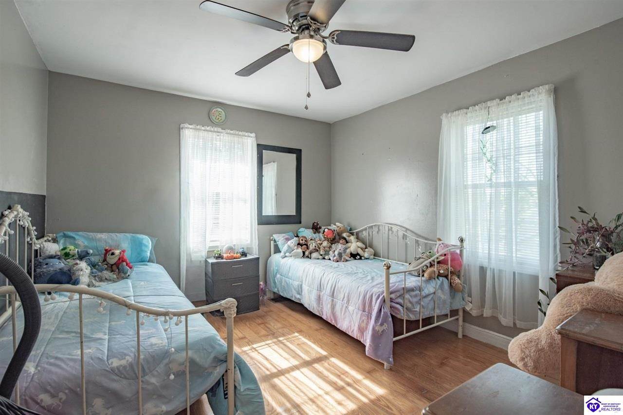 1543 Jim Clark Road, New Haven, KY 40051