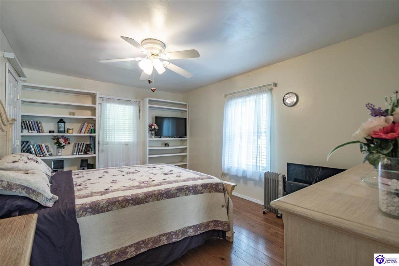 1543 Jim Clark Road, New Haven, KY 40051