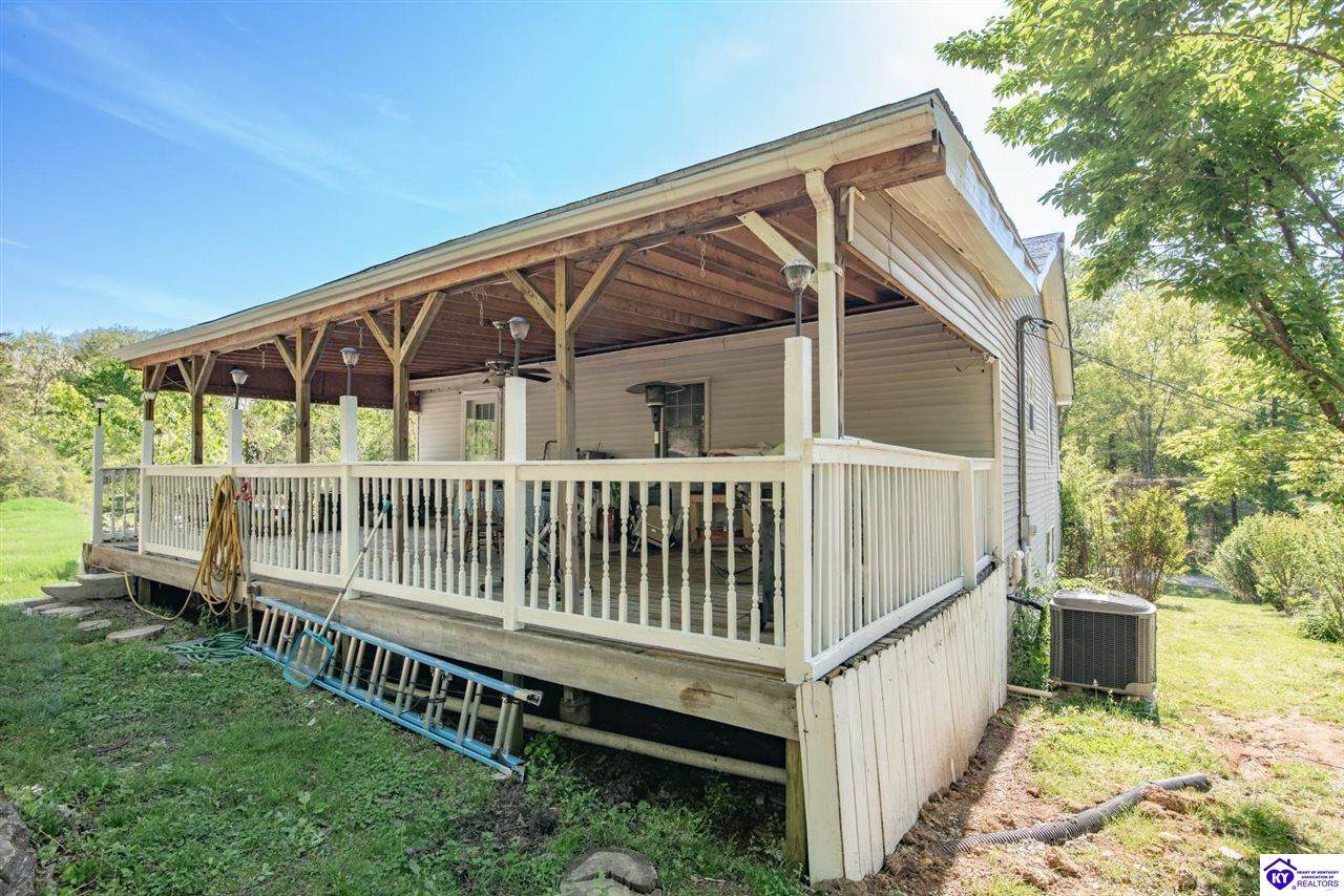 1543 Jim Clark Road, New Haven, KY 40051