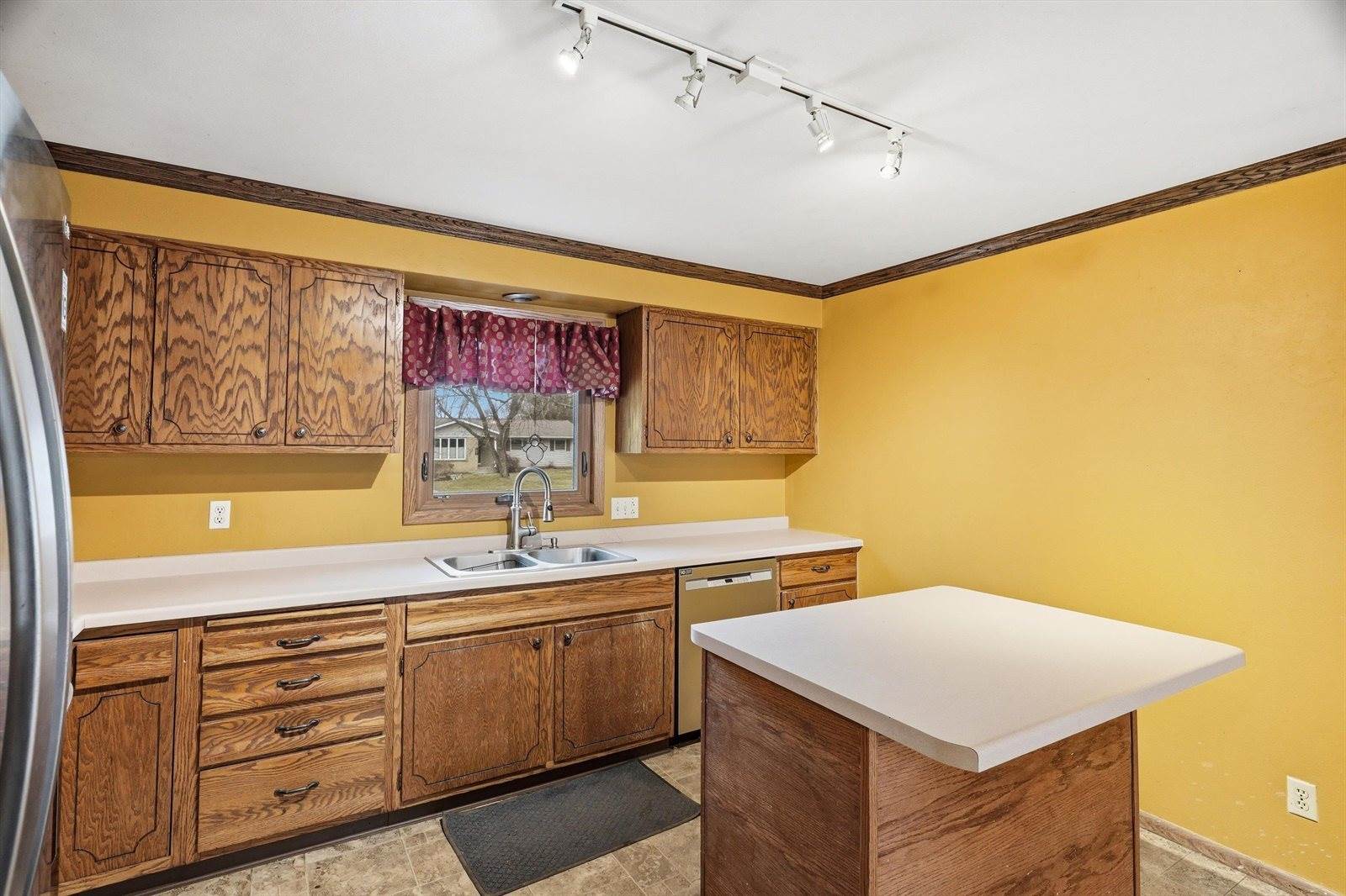 411 N Auburn Avenue, Marshfield, WI 54449