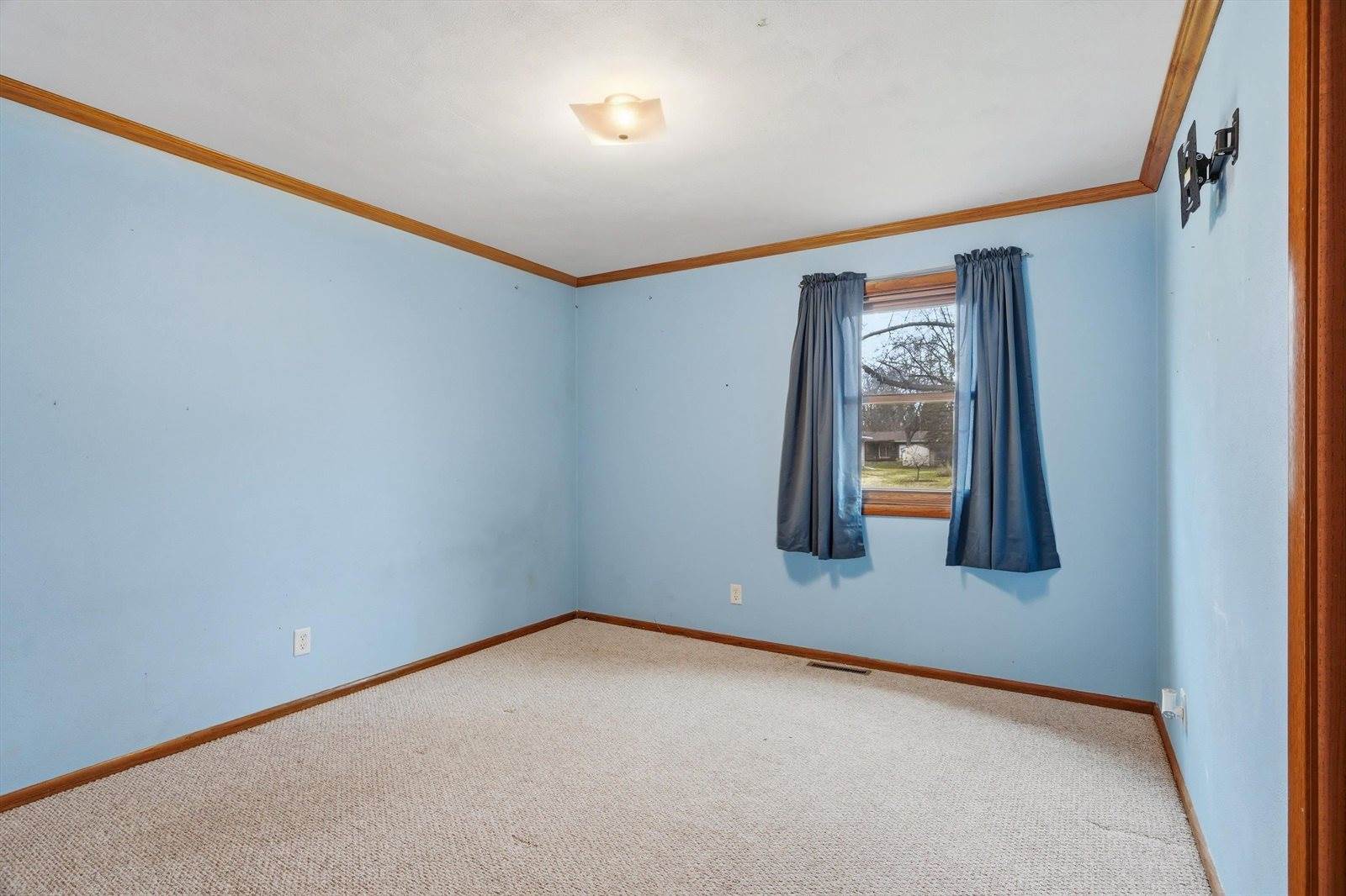 411 N Auburn Avenue, Marshfield, WI 54449