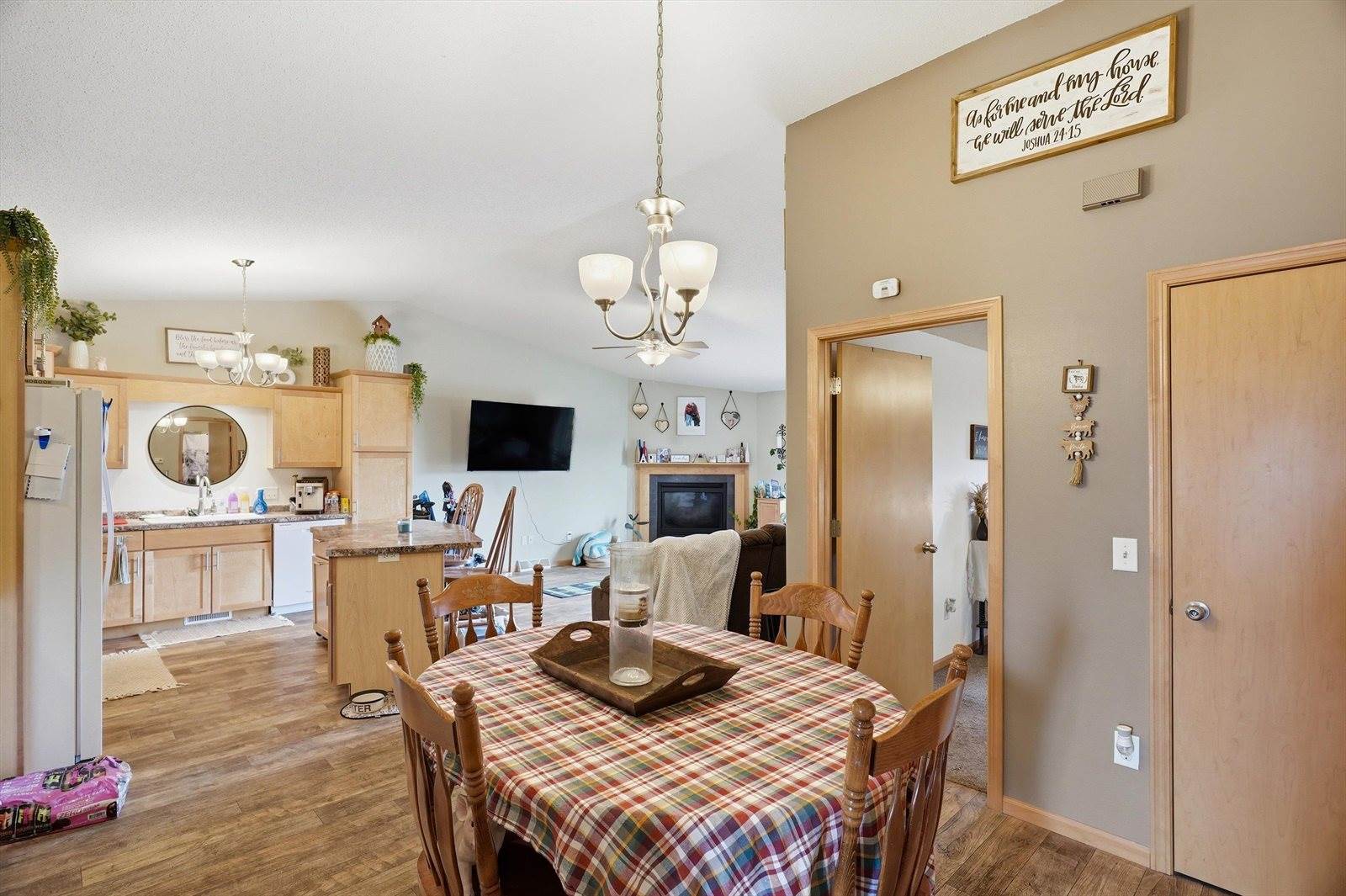 1709 N Hume Avenue, Marshfield, WI 54449