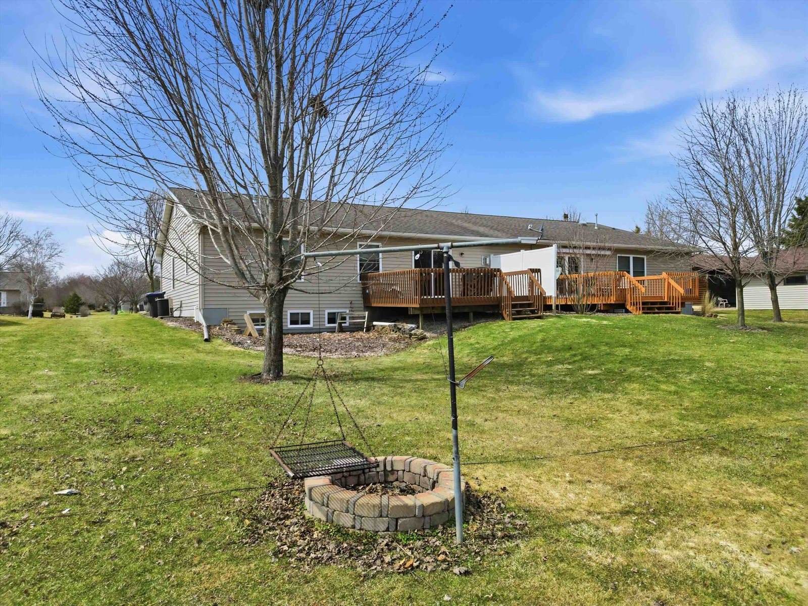 1709 N Hume Avenue, Marshfield, WI 54449