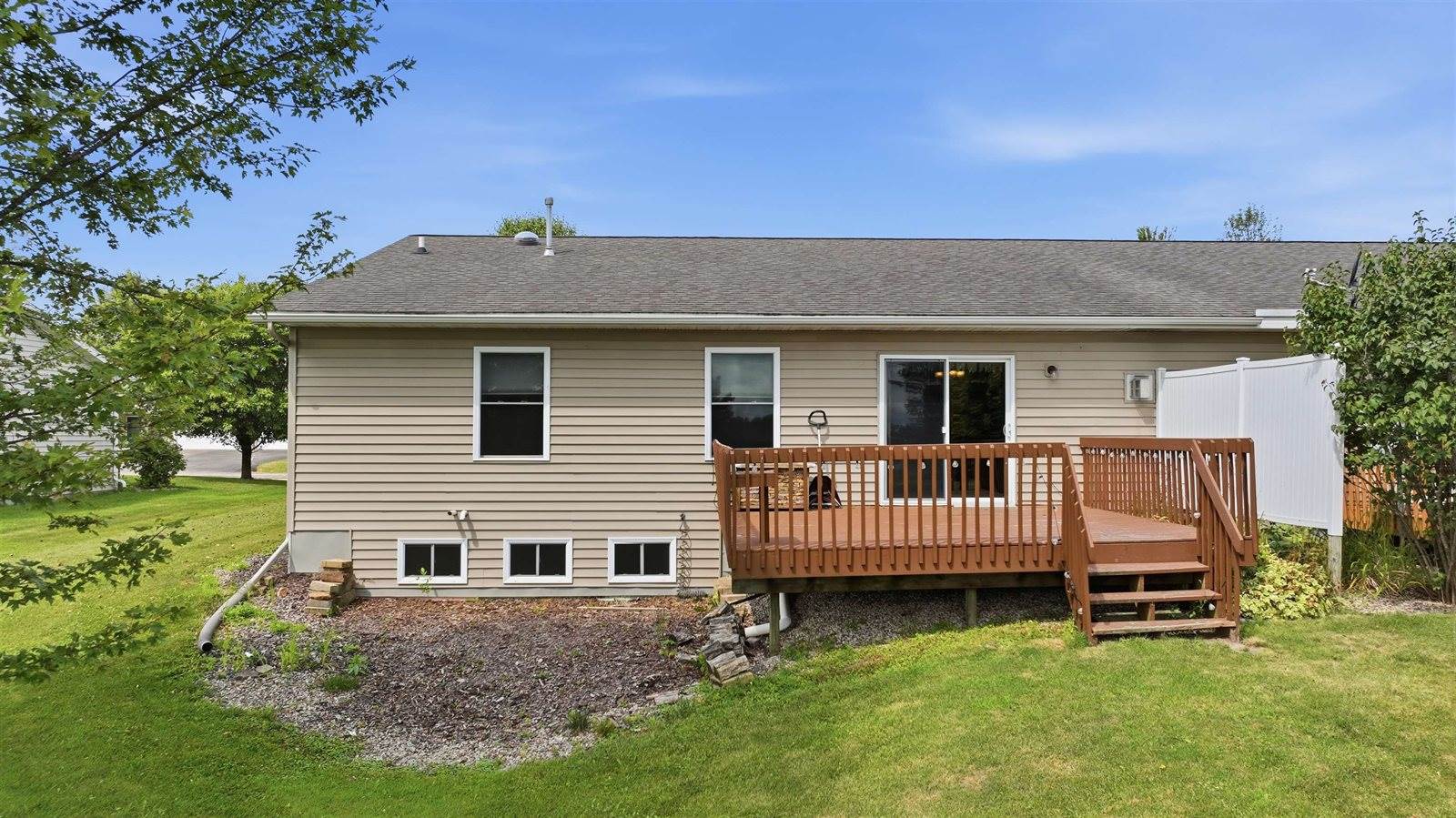 1709 N Hume Avenue, Marshfield, WI 54449