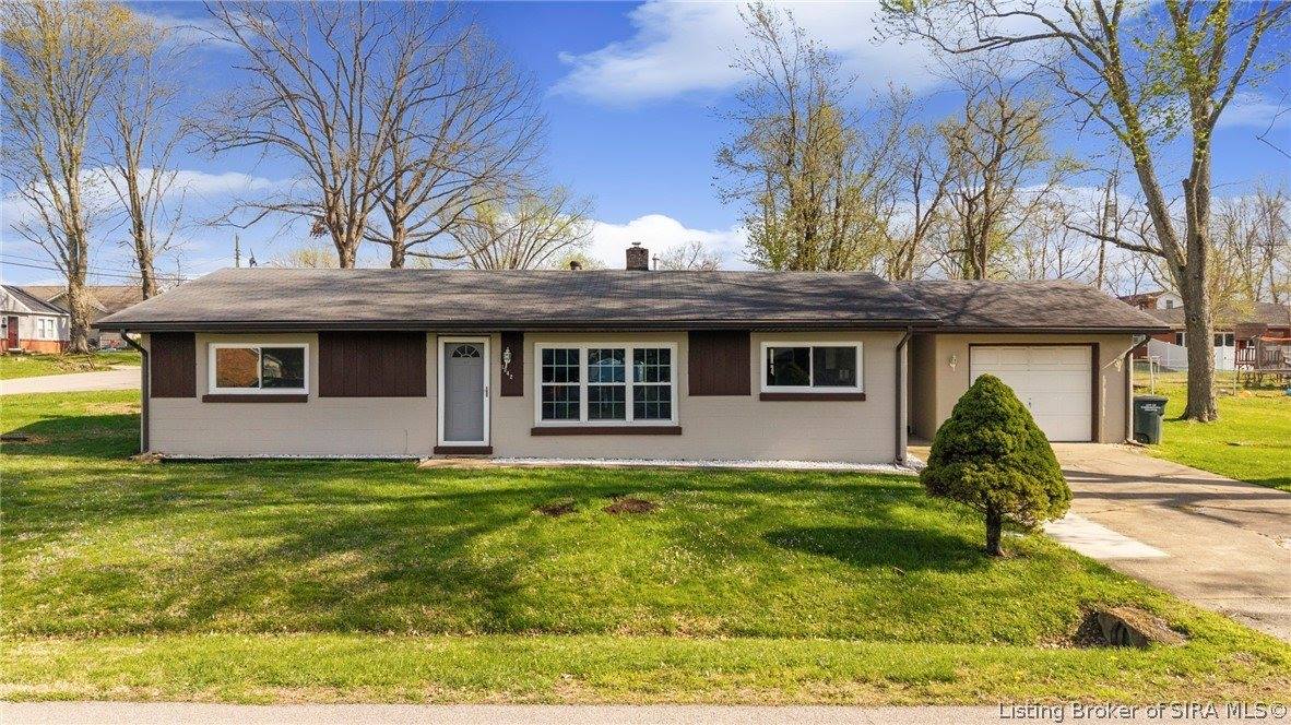 1242 Lindsey Street, Charlestown, IN 47111