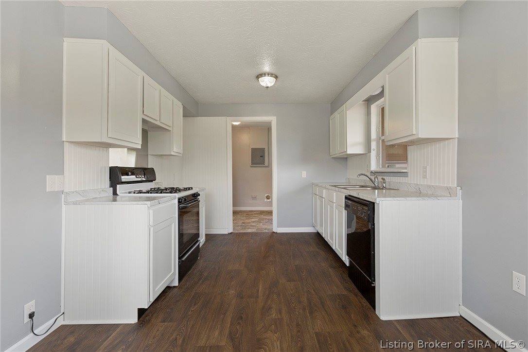 1242 Lindsey Street, Charlestown, IN 47111