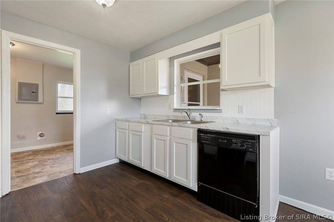 1242 Lindsey Street, Charlestown, IN 47111