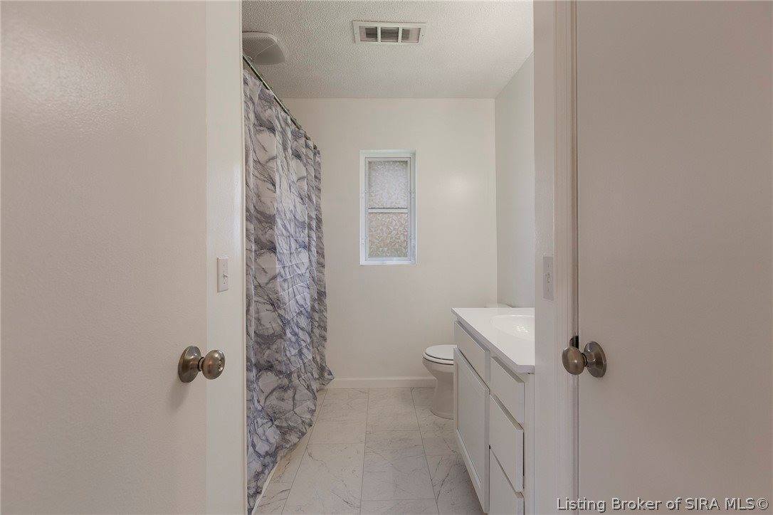 1242 Lindsey Street, Charlestown, IN 47111